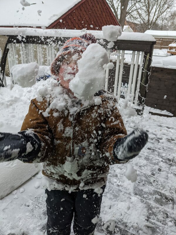 2021 02 01 snowball fight